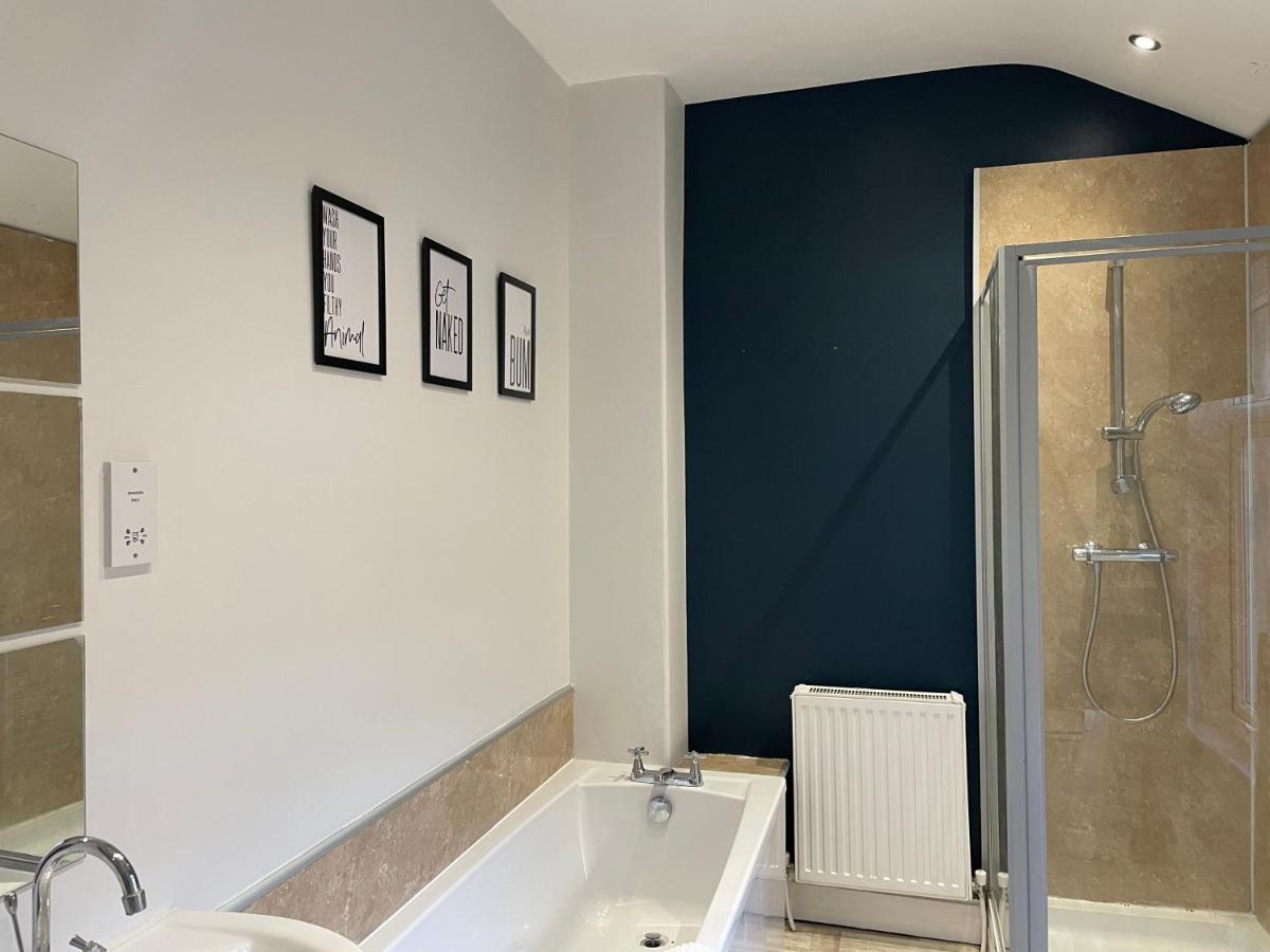 Villa Thornton - Stylish 3 Bed Terraced House With Free Parking à Darlington  Extérieur photo