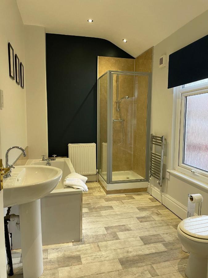 Villa Thornton - Stylish 3 Bed Terraced House With Free Parking à Darlington  Extérieur photo